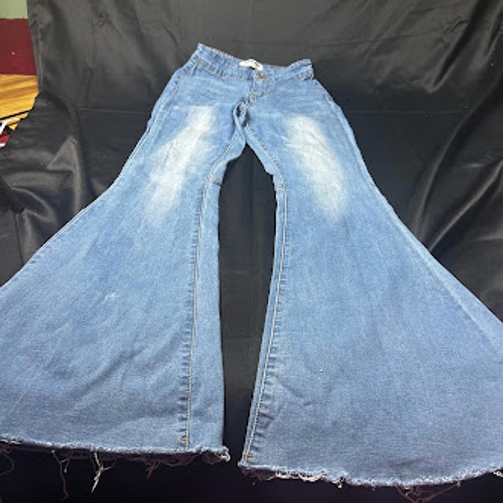 Wax Jean Collection Light Wash Flare Bell Bottom Raw Hem Jeans Size 7 28